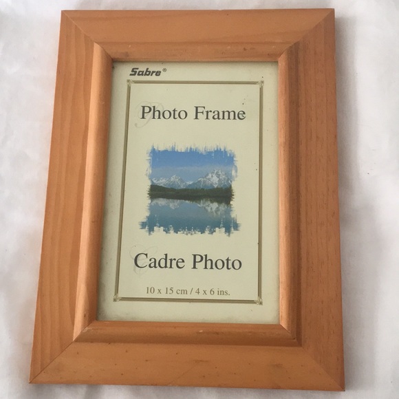 Classic Solid Oak Photo Frame - A Timeless Way to Display Your Memories! - Picture 3 of 6